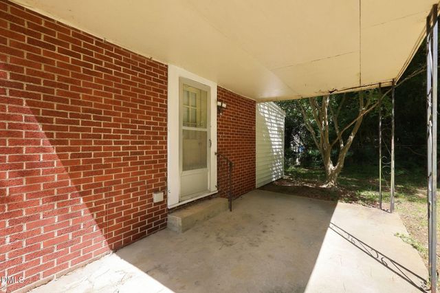 400 N Sumner Street, Selma, NC 27576