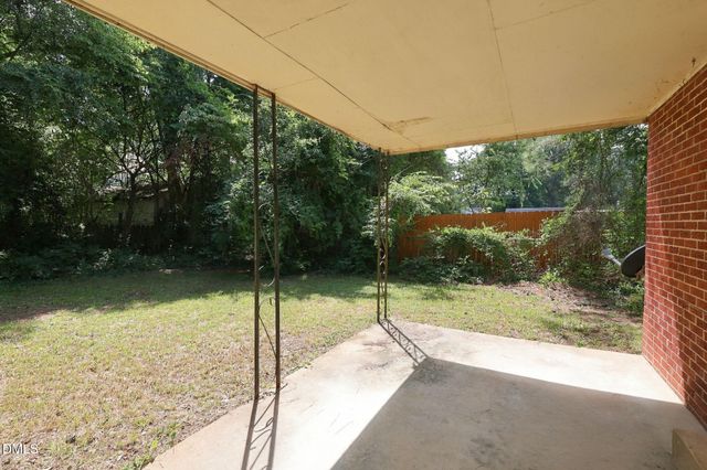 400 N Sumner Street, Selma, NC 27576
