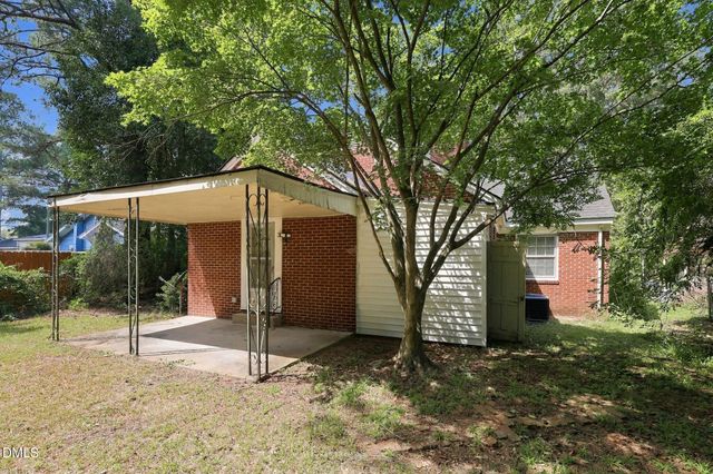 400 N Sumner Street, Selma, NC 27576