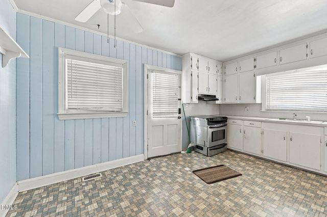 400 N Sumner Street, Selma, NC 27576