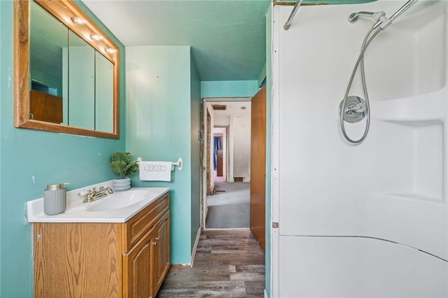 336 Valley St, Mcdonald, PA 15057