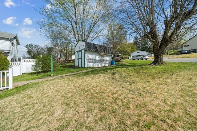 336 Valley St, Mcdonald, PA 15057