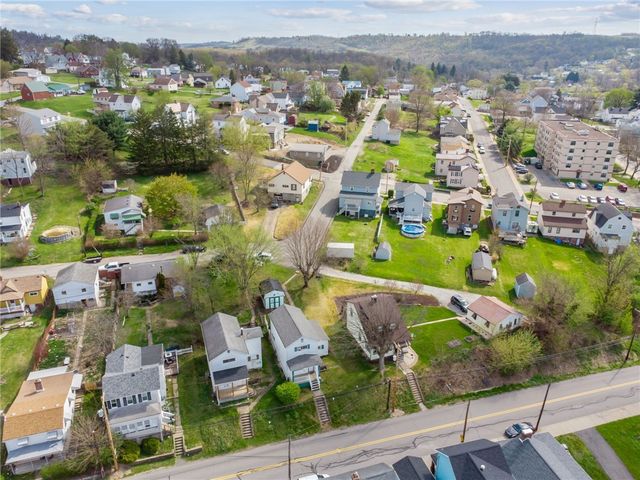 336 Valley St, Mcdonald, PA 15057