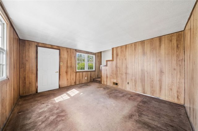 336 Valley St, Mcdonald, PA 15057