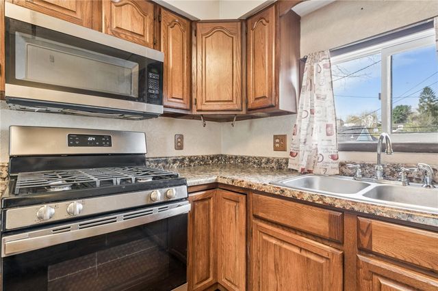 336 Valley St, Mcdonald, PA 15057
