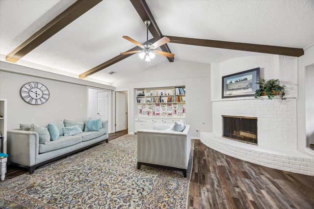 7711 Twin Hills Drive, Houston, TX 77071