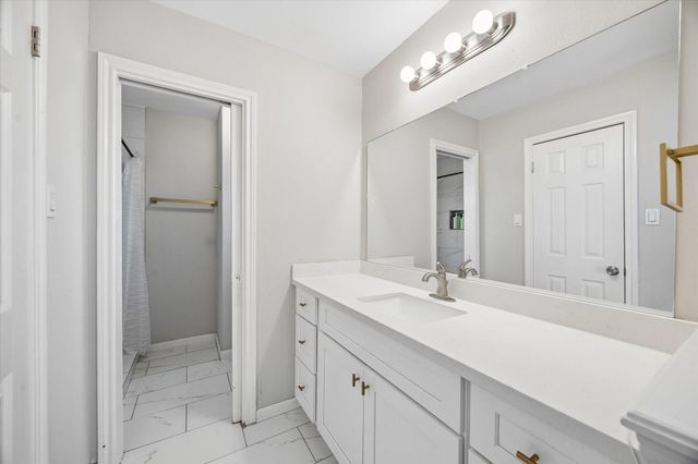 7711 Twin Hills Drive, Houston, TX 77071
