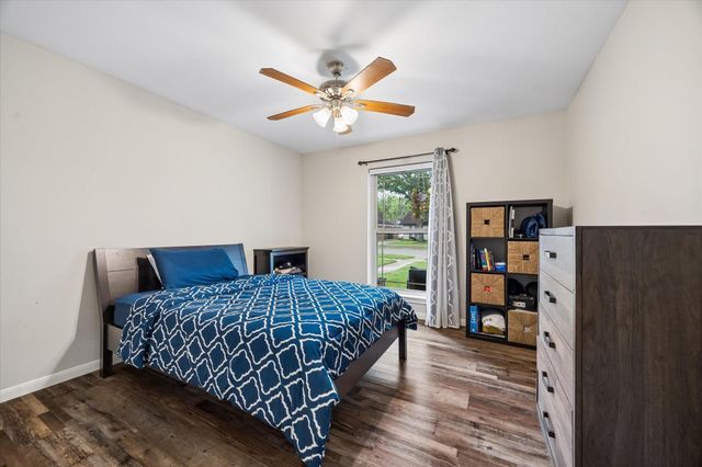 7711 Twin Hills Drive, Houston, TX 77071