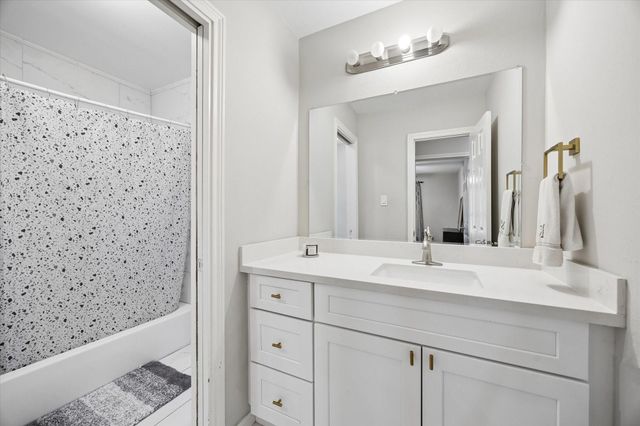 7711 Twin Hills Drive, Houston, TX 77071