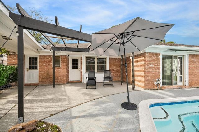 7711 Twin Hills Drive, Houston, TX 77071