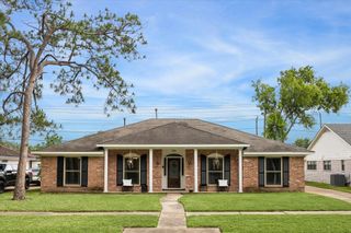 7711 Twin Hills Drive, Houston, TX 77071