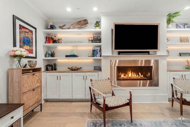 530 E Broadway 1, Boston, MA 02127