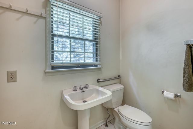 3510 Bondwood Circle, Johnson City, TN 37604