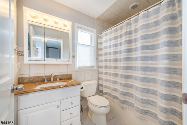 1 Dawson Ave, Passaic City, NJ 07055