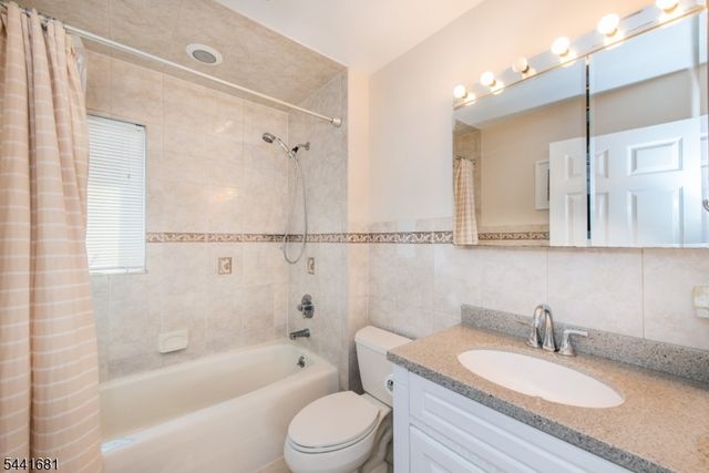 1 Dawson Ave, Passaic City, NJ 07055