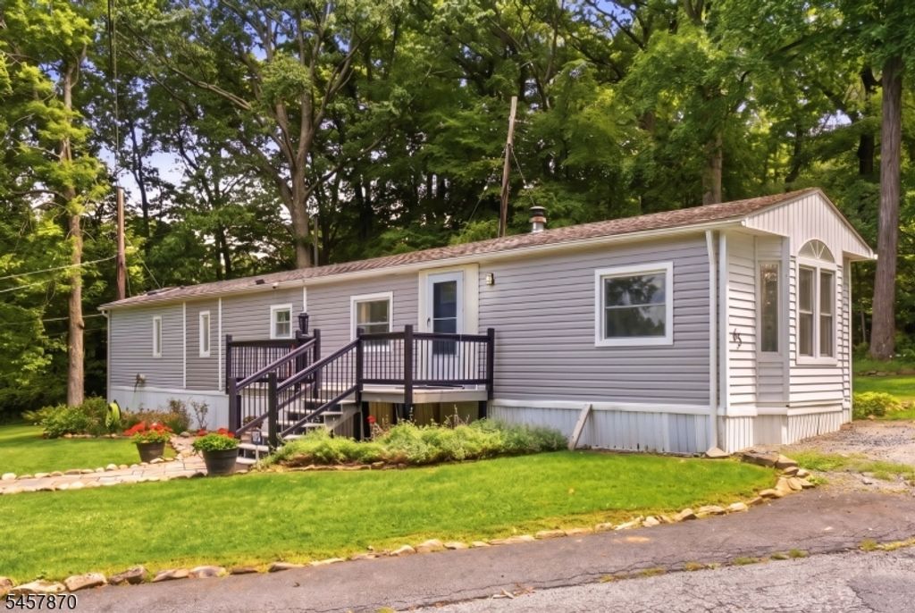 65 Sherwood Park, Washington Twp., NJ 07853 — photo 2