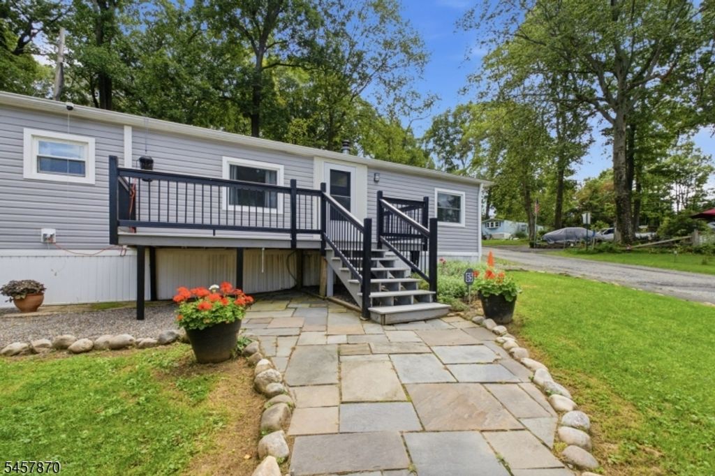 65 Sherwood Park, Washington Twp., NJ 07853 — photo 4