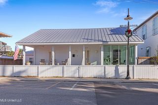 109 Court Street, Bay Saint Louis, MS 39520