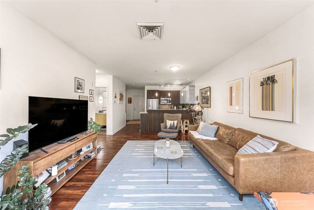 3104 Western Avenue #610, Seattle, WA 98121