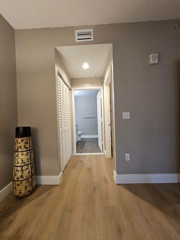 780 S Sapodilla Avenue 105, West Palm Beach, FL 33401