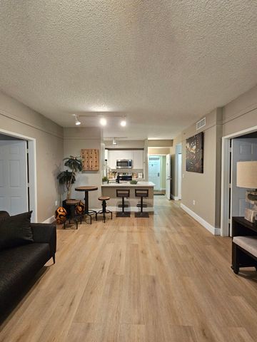 780 S Sapodilla Avenue 105, West Palm Beach, FL 33401