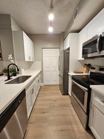 780 S Sapodilla Avenue 105, West Palm Beach, FL 33401