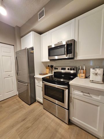 780 S Sapodilla Avenue 105, West Palm Beach, FL 33401