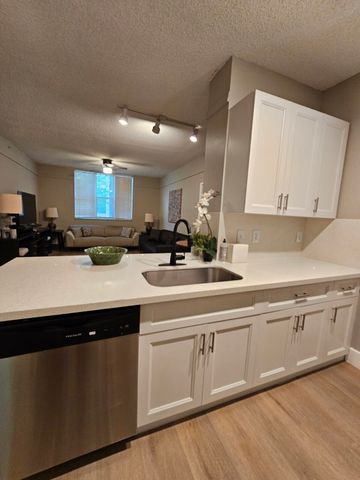 780 S Sapodilla Avenue 105, West Palm Beach, FL 33401