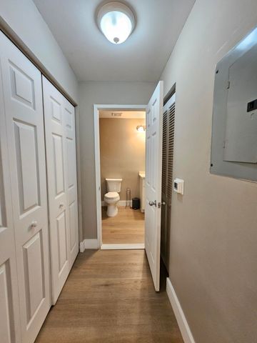 780 S Sapodilla Avenue 105, West Palm Beach, FL 33401