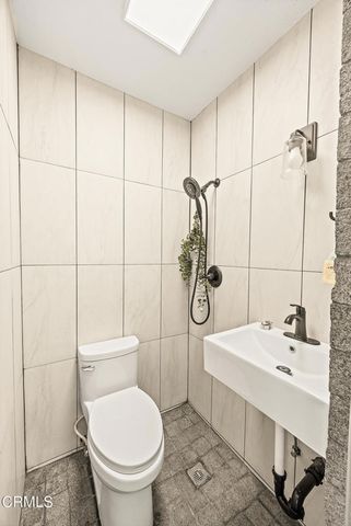 2122 Navarro Avenue, Altadena, CA 91001