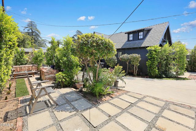 2122 Navarro Avenue, Altadena, CA 91001