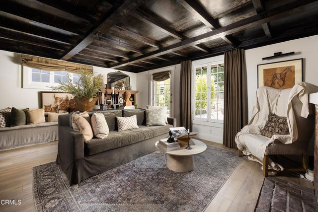 2122 Navarro Avenue, Altadena, CA 91001