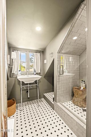 2122 Navarro Avenue, Altadena, CA 91001