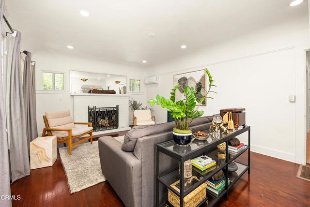 2122 Navarro Avenue, Altadena, CA 91001
