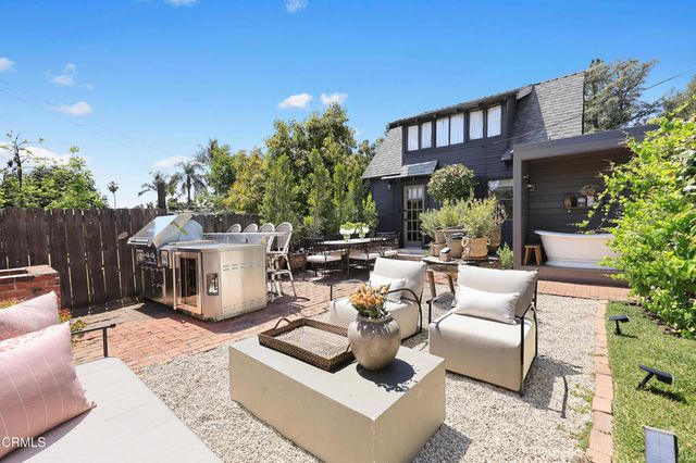 2122 Navarro Avenue, Altadena, CA 91001