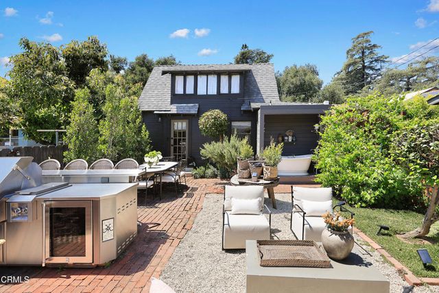 2122 Navarro Avenue, Altadena, CA 91001