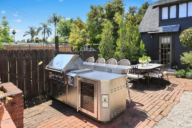 2122 Navarro Avenue, Altadena, CA 91001