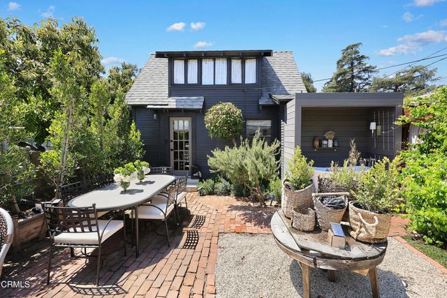 2122 Navarro Avenue, Altadena, CA 91001