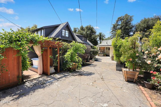 2122 Navarro Avenue, Altadena, CA 91001