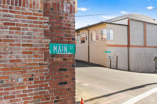 482 Main St, Newcastle, CA 95658