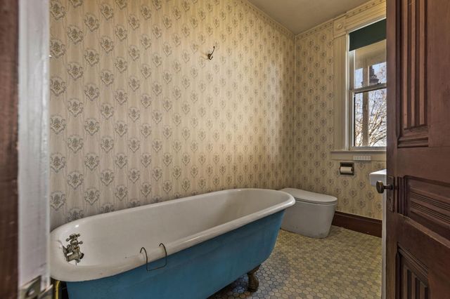 482 Main St, Newcastle, CA 95658