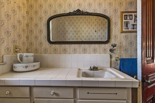 482 Main St, Newcastle, CA 95658