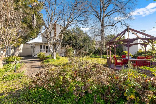 482 Main St, Newcastle, CA 95658