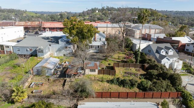 482 Main St, Newcastle, CA 95658