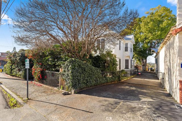 482 Main St, Newcastle, CA 95658