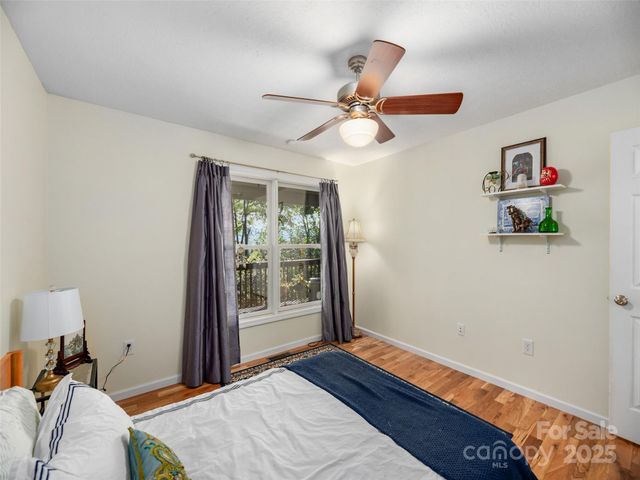 160 Turkey Hollow Court, Waynesville, NC 28785
