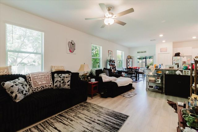5226 FORUM BOULEVARD, Holiday, FL 34690