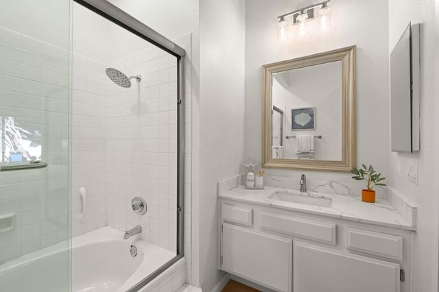 34376 Gadwall Cmn, Fremont, CA 94555