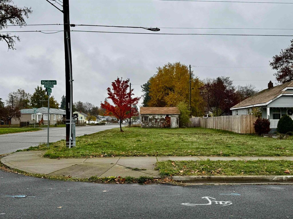 5826 N Madison St, Spokane, WA 99205 photo 1