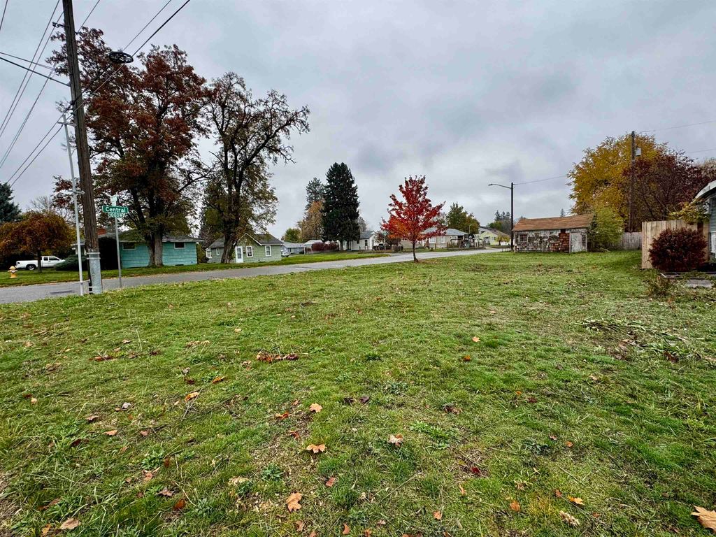 5826 N Madison St, Spokane, WA 99205 photo 2